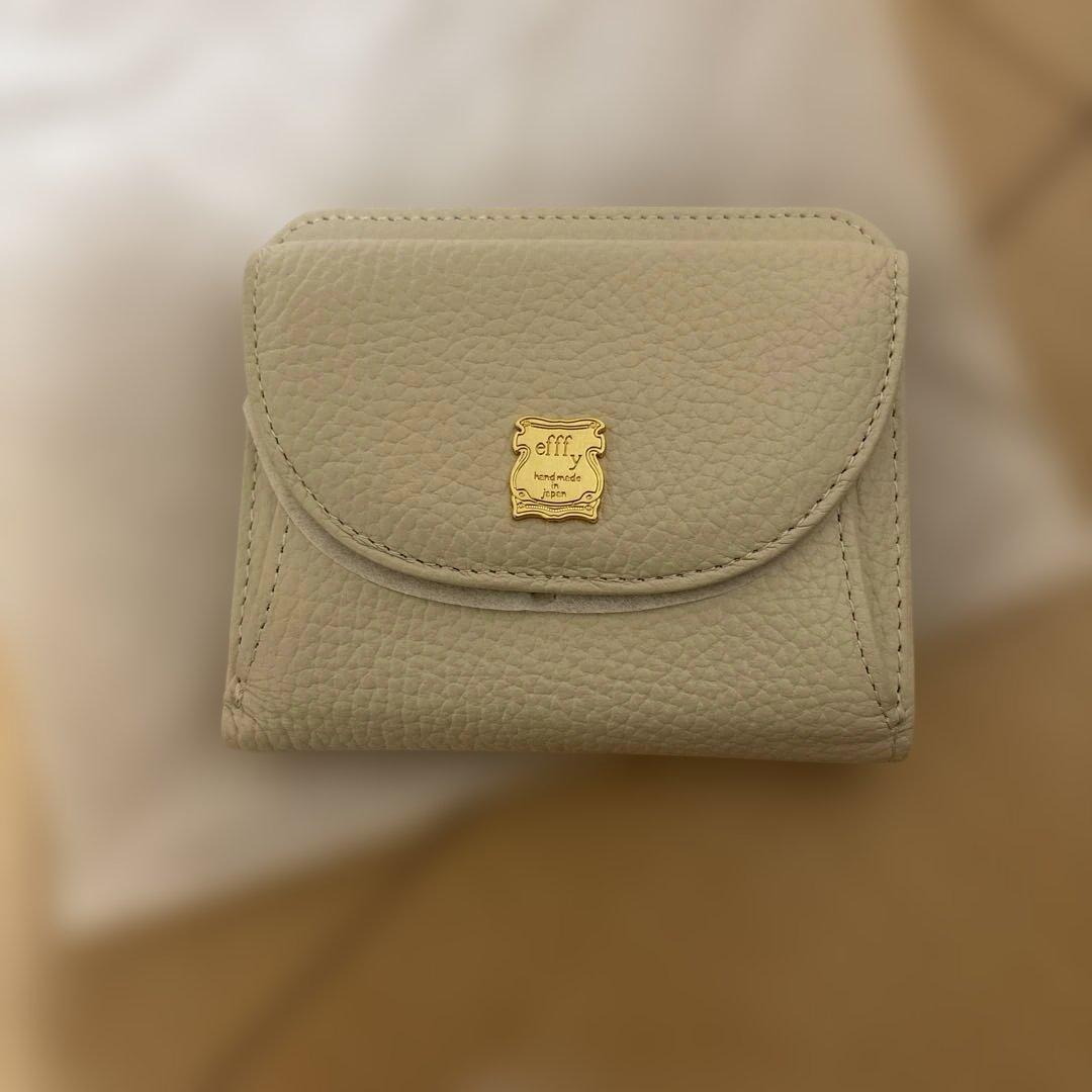 Efffyクリーム色 レザー 二つ折り財布