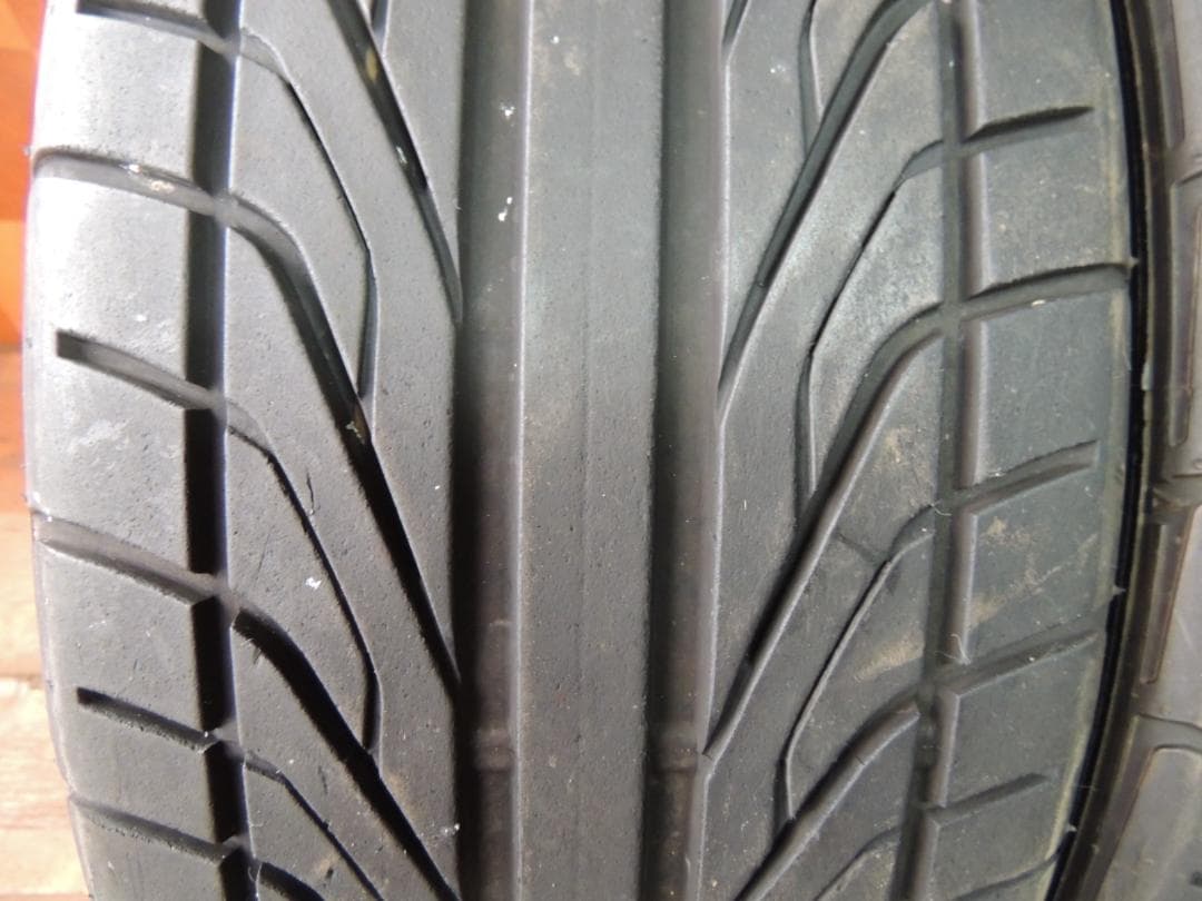 A25　215/45R17　ダンロップ　DZ101　2本　トレッド面に小傷有り