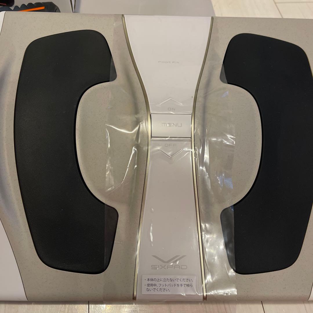 SIXPAD Foot Fit 3 新品同様　 フットローラーと、DVD付き
