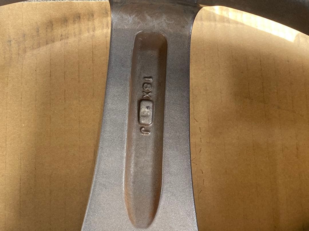 エンケイ　PFO7 アルミホイール　18インチ