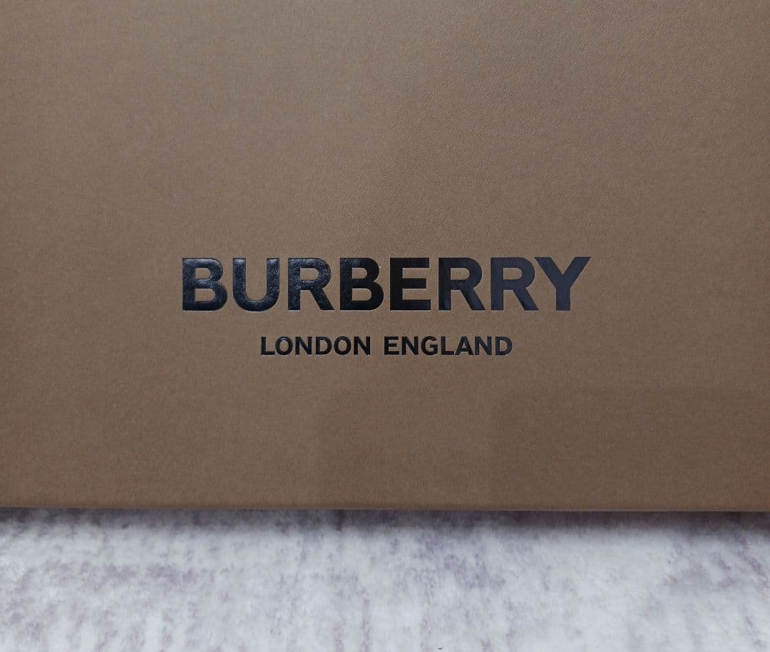 BURBERRY チェック柄カシミア100%マフラー　箱、紙袋あり