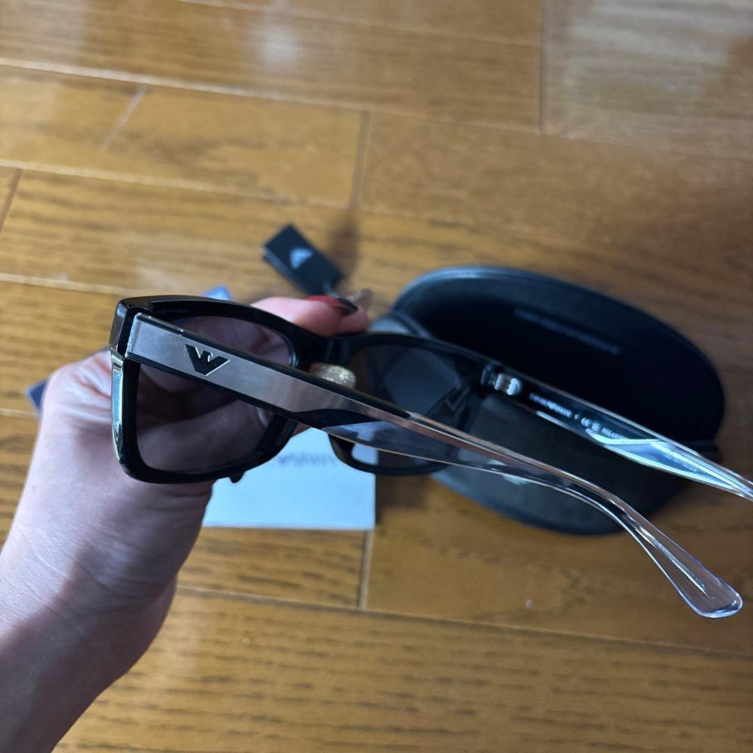EMPORIO ARMANI ブラックサングラス