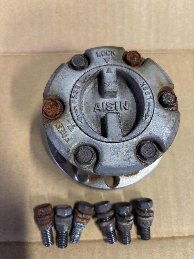 ジムニーJA11 AISIN マニュアルフリーハブ左右　中古