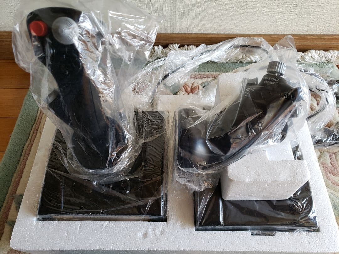 スラストマスター HOTAS COUGAR USBフライトコントローラー