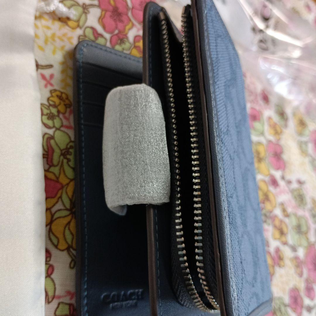 COACH ★二つ折り財布 【ほぼ新品】