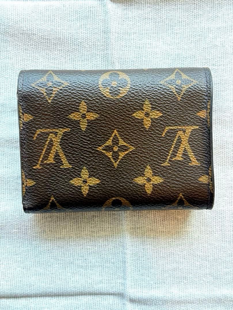 LOUIS VUITTON ポルトフォイユヴィクトリーヌ モノグラム三つ折り