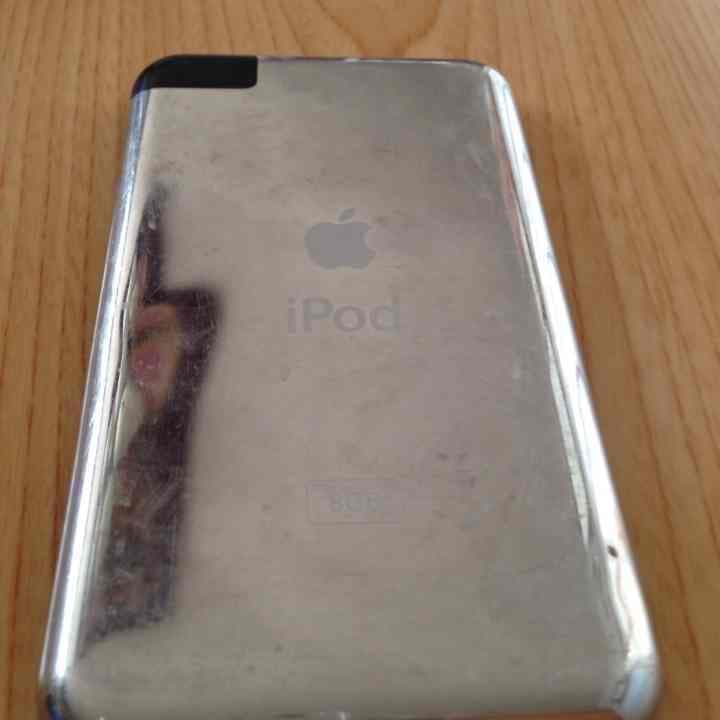 iPod touch（第一世代  8GB）