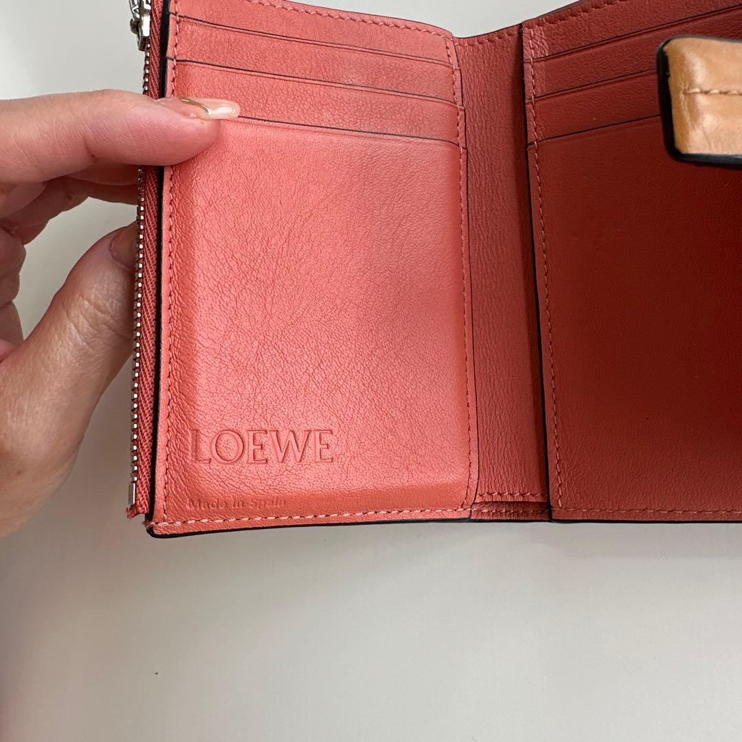k　LOEWE 三つ折り財布