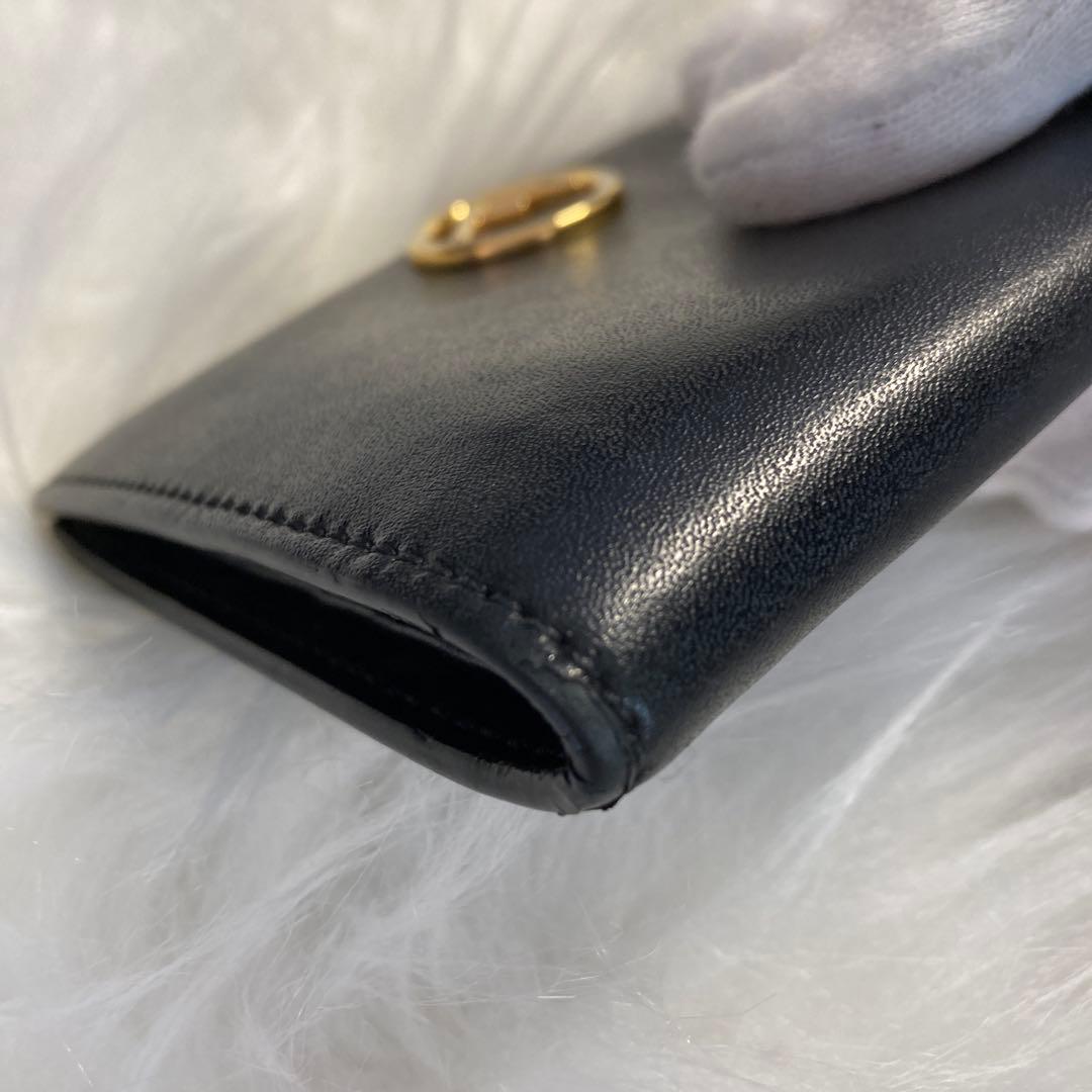 【美品】FENDI フェンディ エフイズ 二つ折り財布 黒