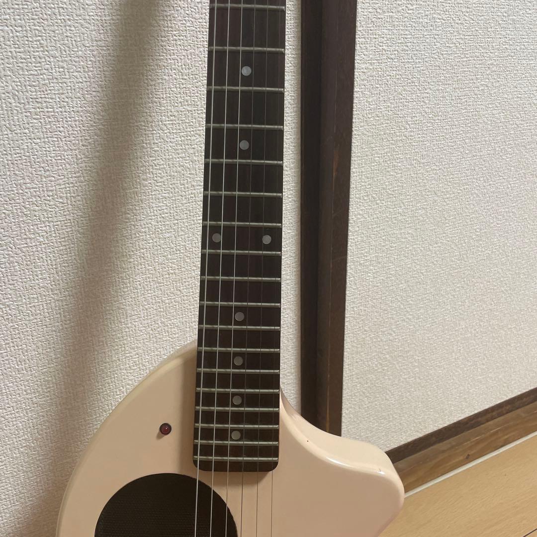 フェルナンデスZO-3ピンク エレキギター 内蔵スピーカー