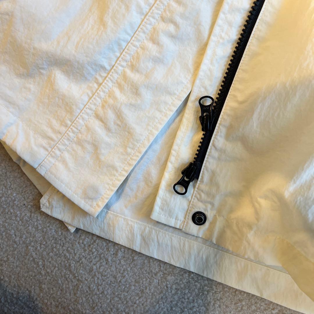 ガリャルラガランデ　ホワイト フード付き　マウンテンコート　スプリングコート
