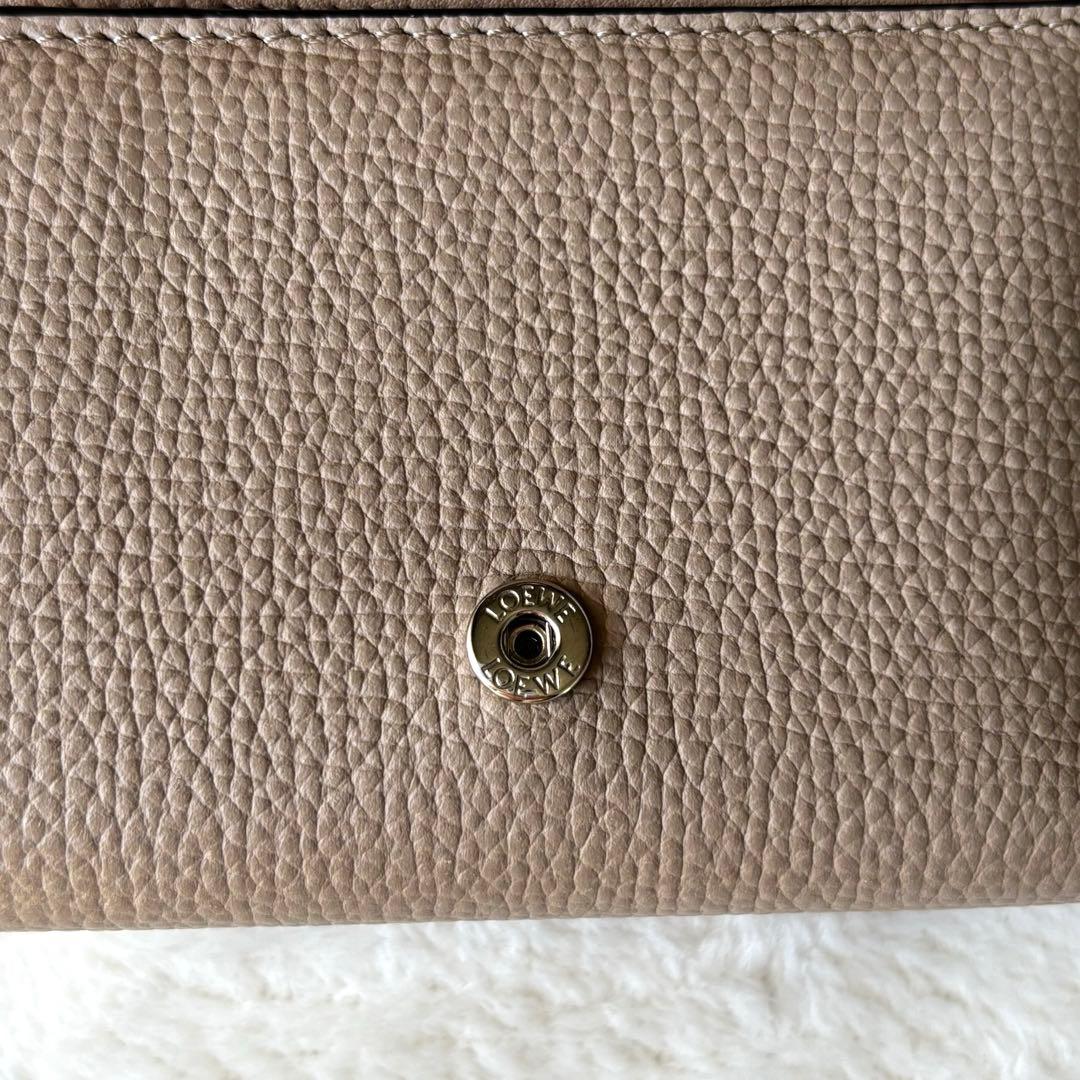 【美品】LOEWE アナグラム トライフォールド 三つ折り サンド 付属品あり