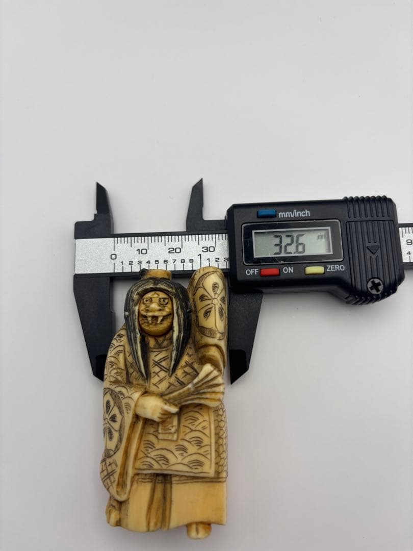 【極上】歌舞伎 時代提物 根付 銘有り　アンティーク　印籠