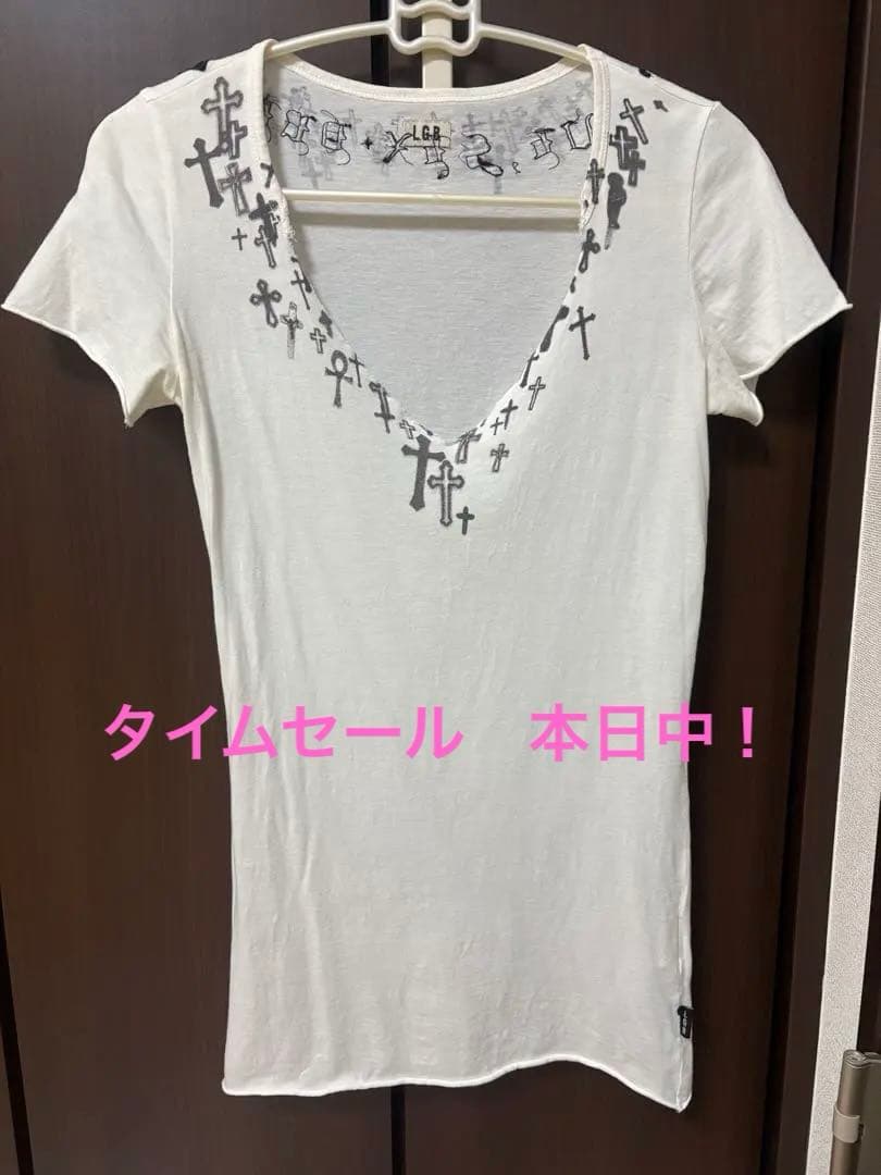 LGB VネックＴシャツ　十字架プリント