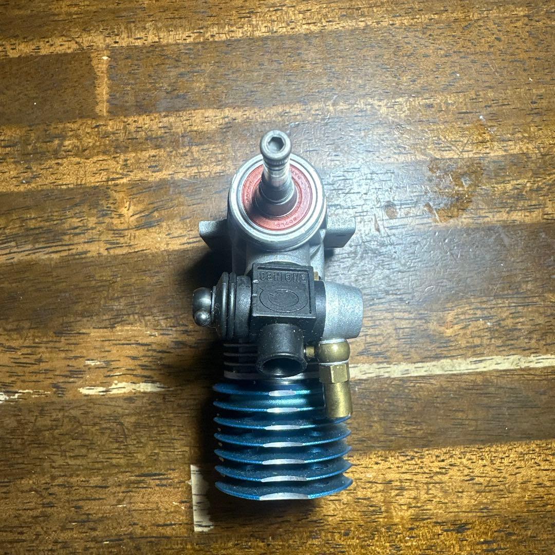 2.5cc エンジン