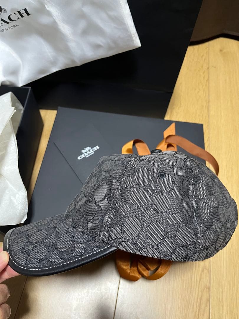 COACH グレー ロゴ キャップ　オールオーバー