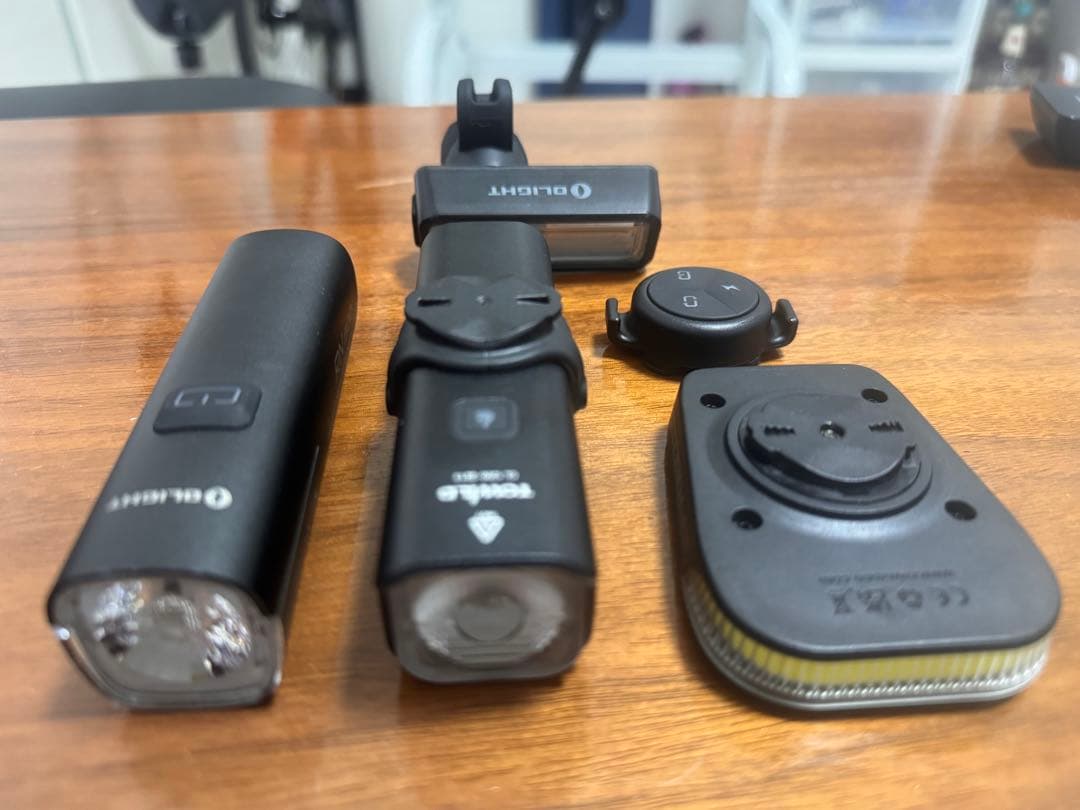 OLIGHT、TOWILD、RAVEMENのライトセット