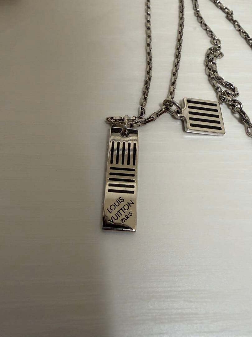 LOUIS VUITTON ストライプネックレス