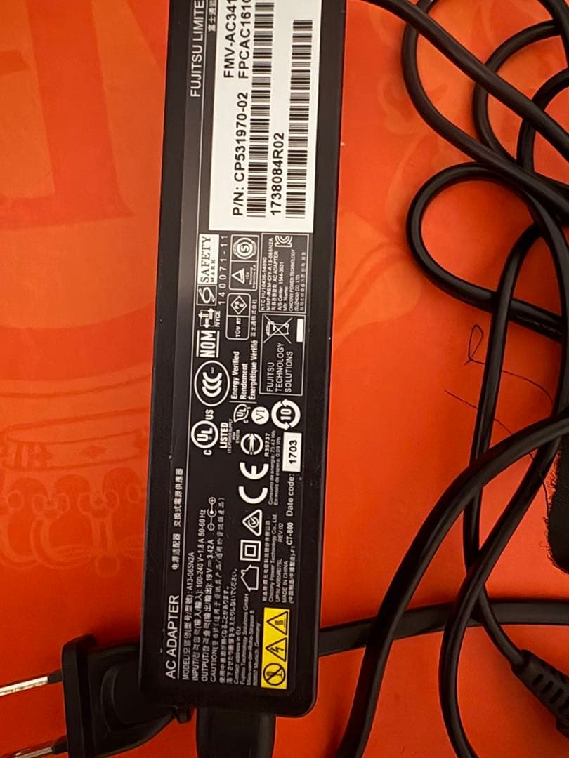 ASUS MINIPC i7 第8世代 メモリ8 GB SSD 240 GB