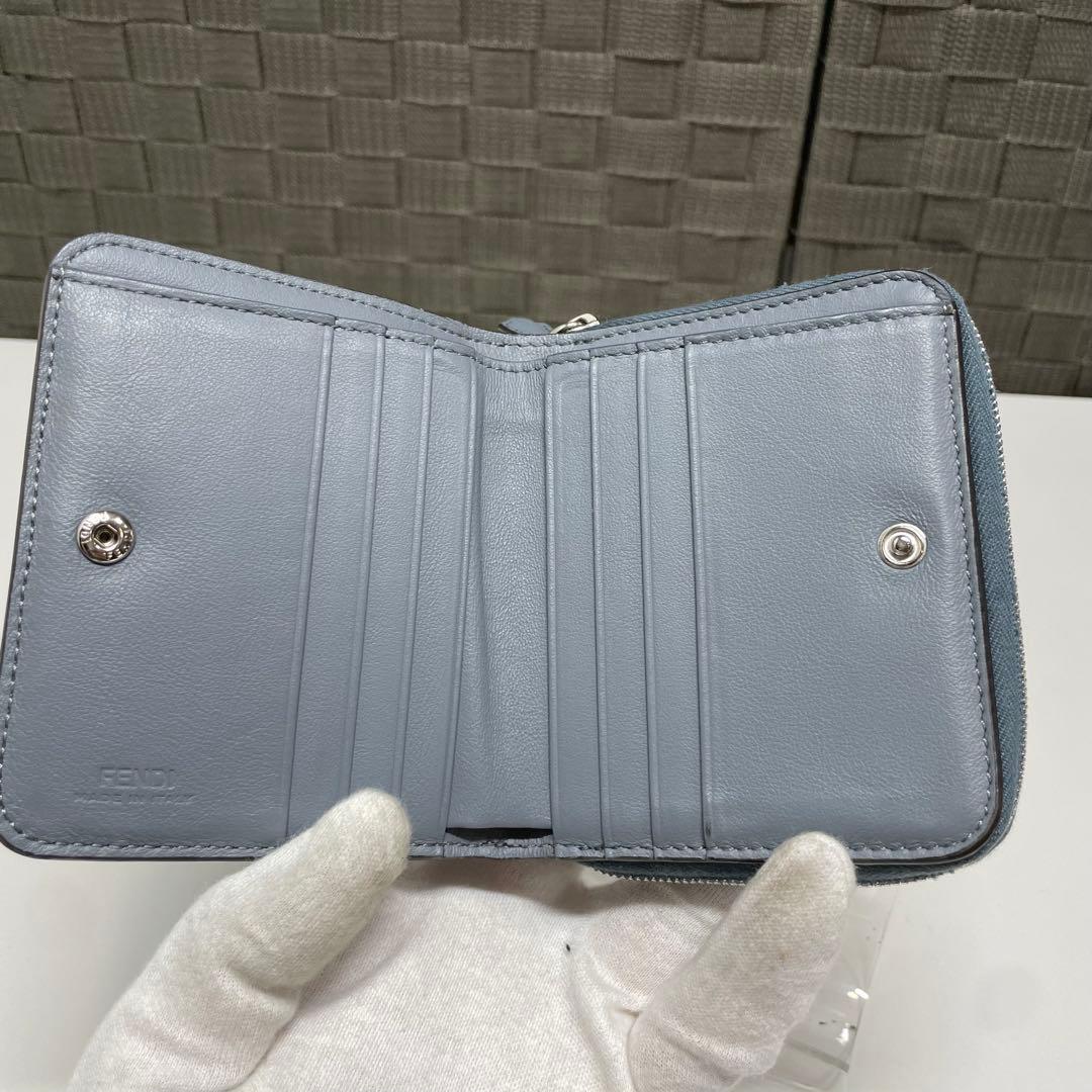 フ*☻様 FENDI 二つ折り財布 ライトブルー
