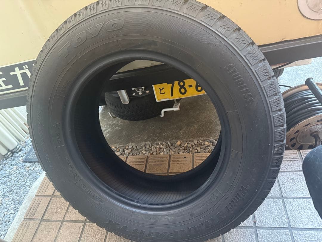 TOYO スタッドレスタイヤ 215/65R16