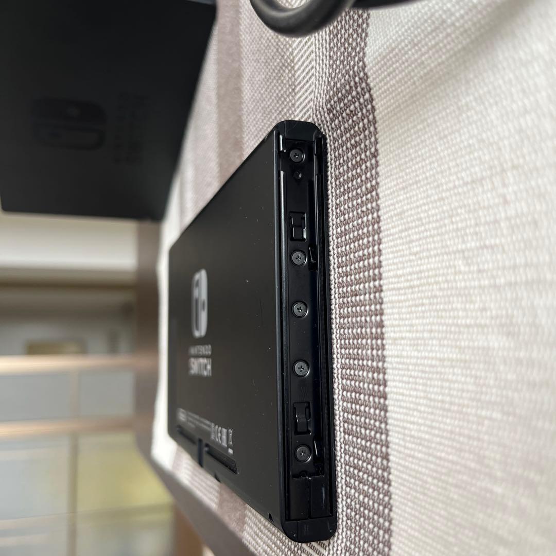 a*a様 Nintendo Switch 本体のみドックHDMI付き　美品　動作