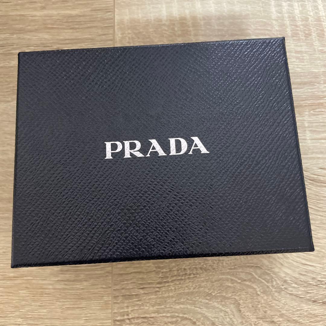 PRADA コンパクト財布