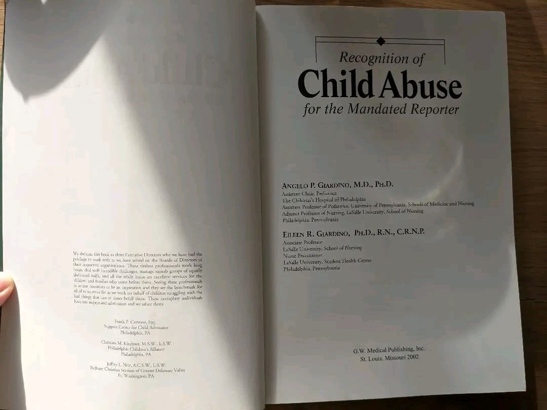 洋書 Recognition of Child Abuse
