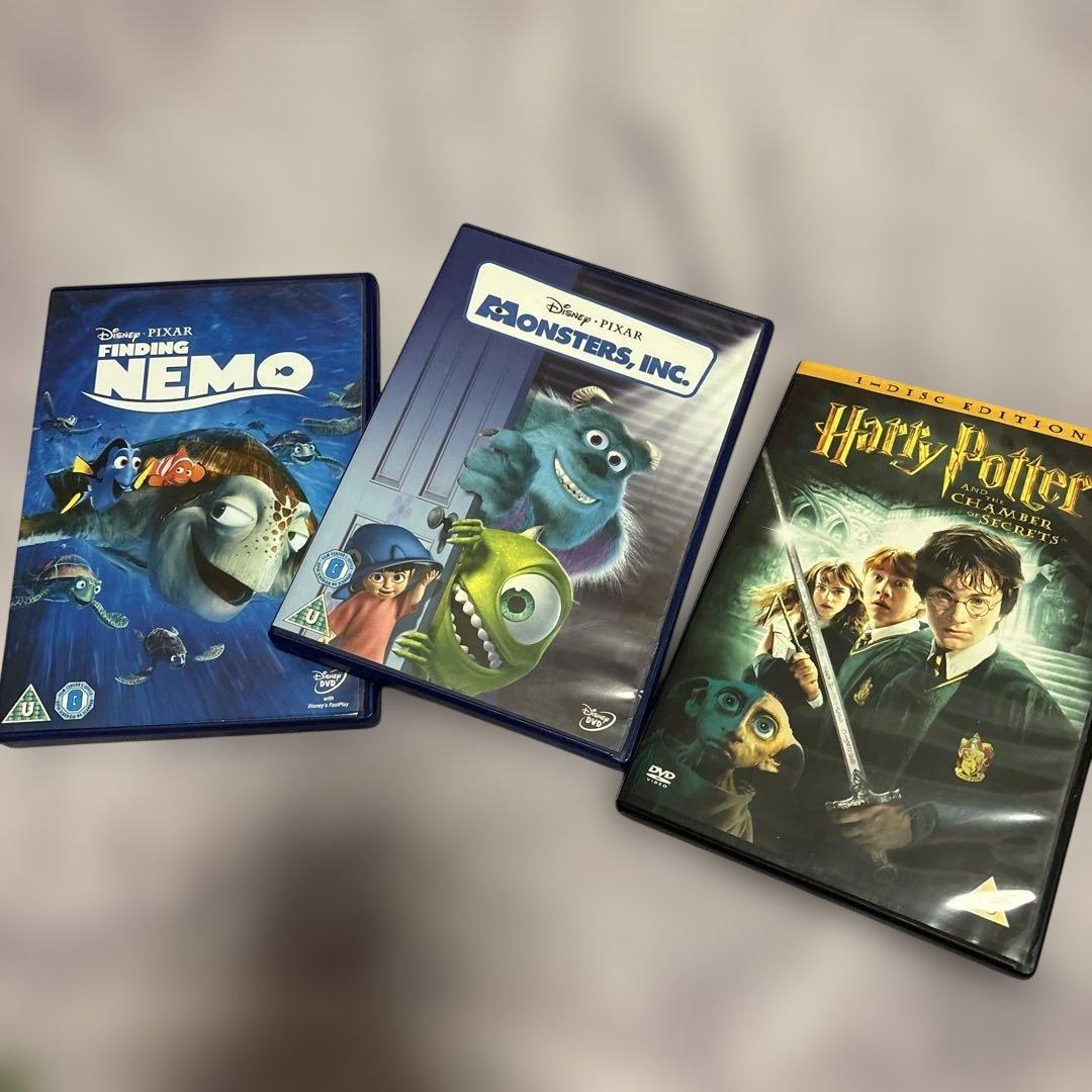 ディズニー・ピクサー　DVD 8枚セット 英語版　日本語字幕、吹き替えなし