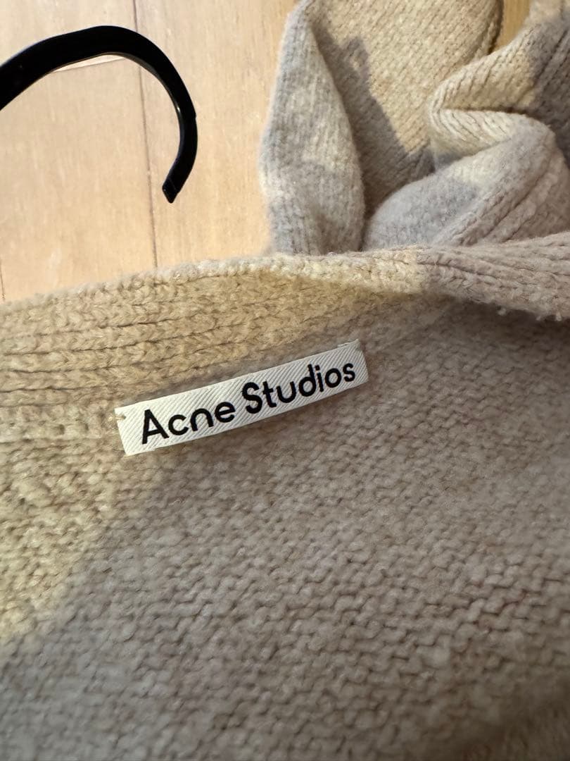 Acne Studios ベージュ カーディガン 長袖