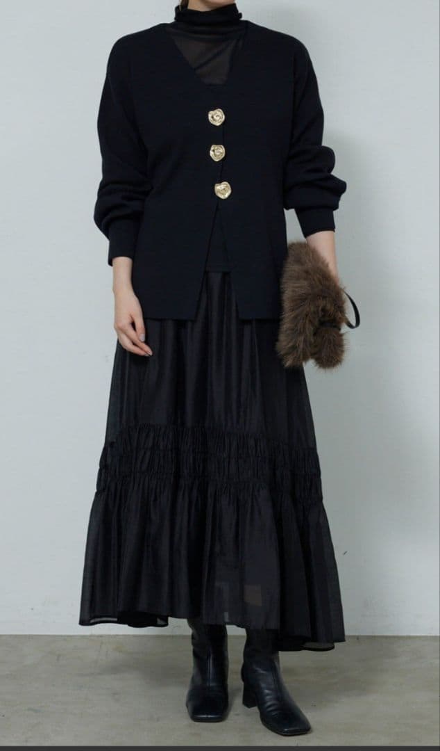 美品 GALLARDAGALANTE ビジューVネックカーディガン ブラック