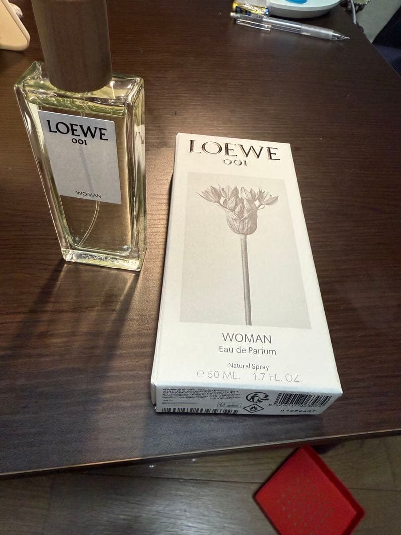 LOEWE 001 WOMAN Eau de Parfum 50ml 値下げ検討