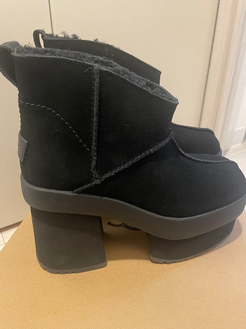UGG ショートブーツ　ニューハイツ