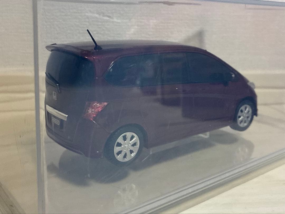 非売品 ホンダ フリード 赤