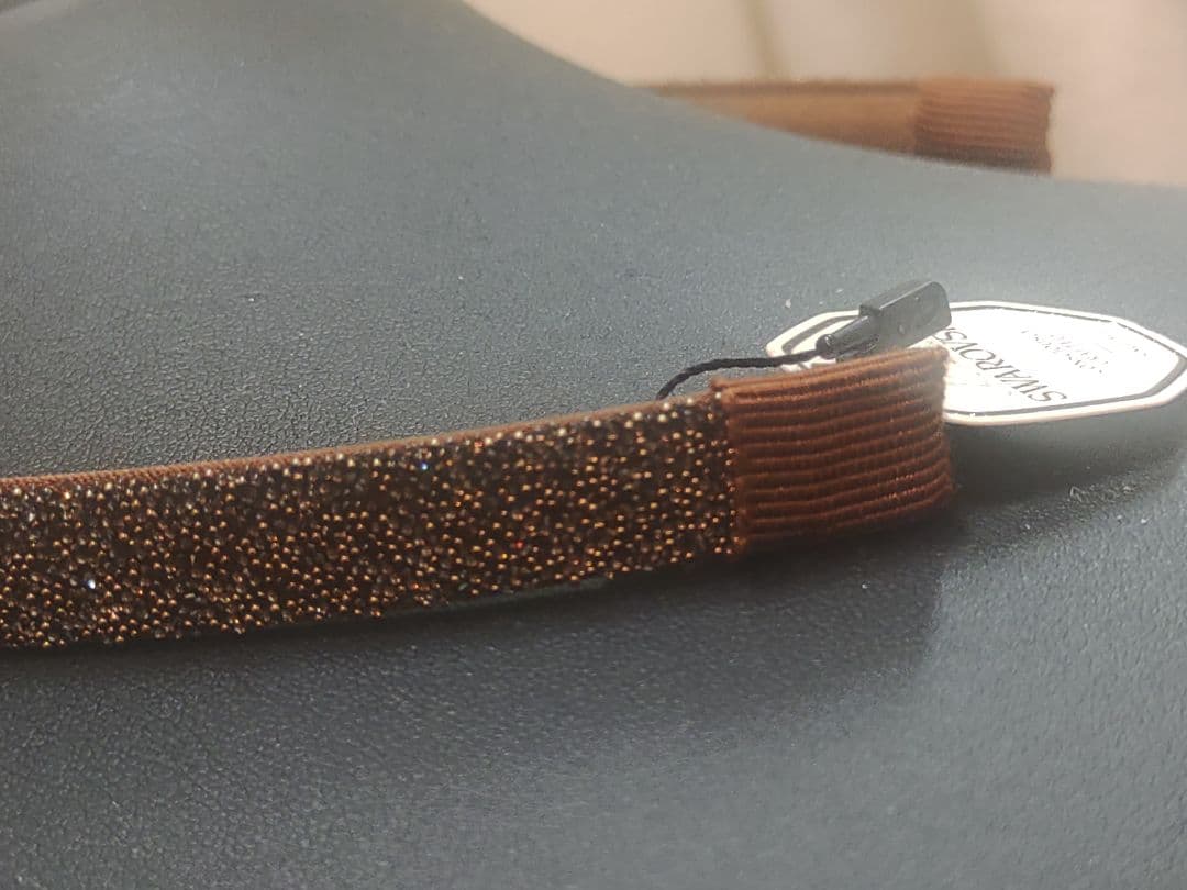 新品 Complex Biz クリスタルシャイニー ヘアバンド(ダークブラウン)