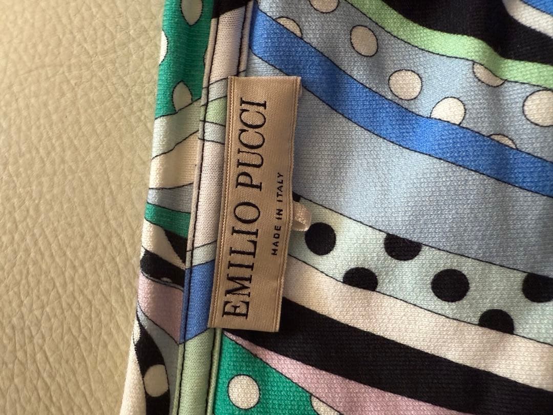 EMILIO PUCCI 半袖トップス カラフル柄