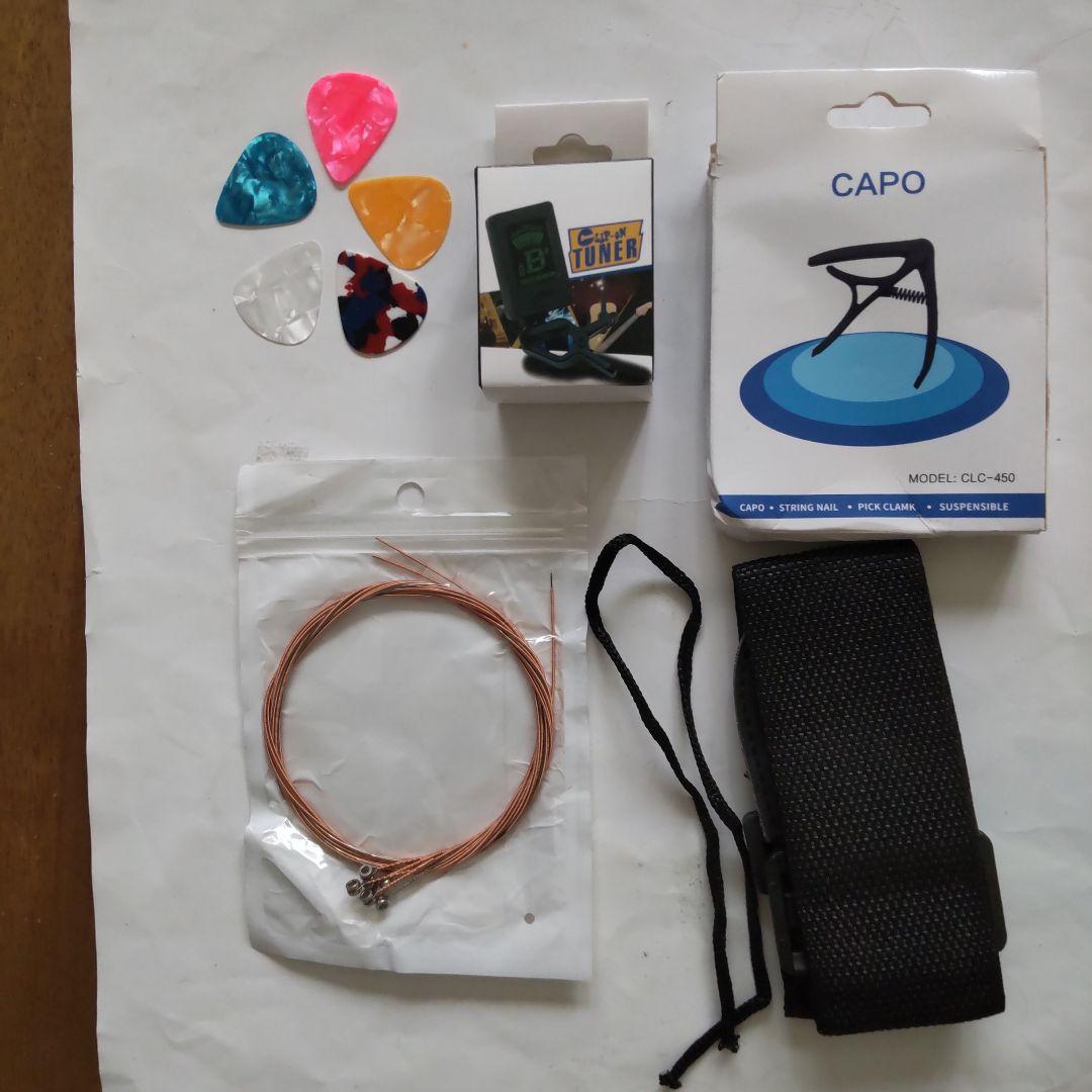 新品！ カッタウェイデザイン 白いアコースティックギター