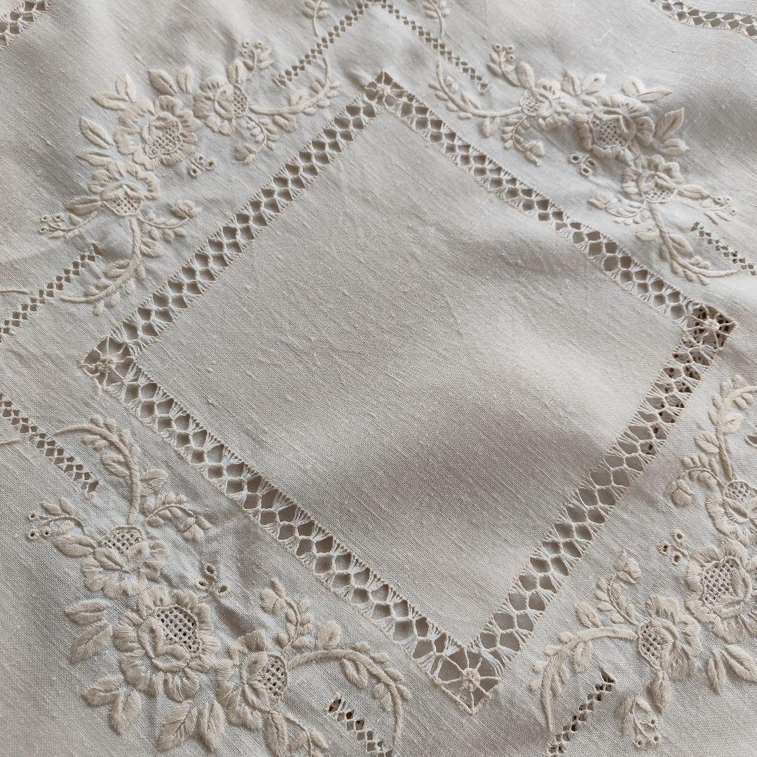 ドロンワーク　生成り刺繍　お手仕事　リネンクロス