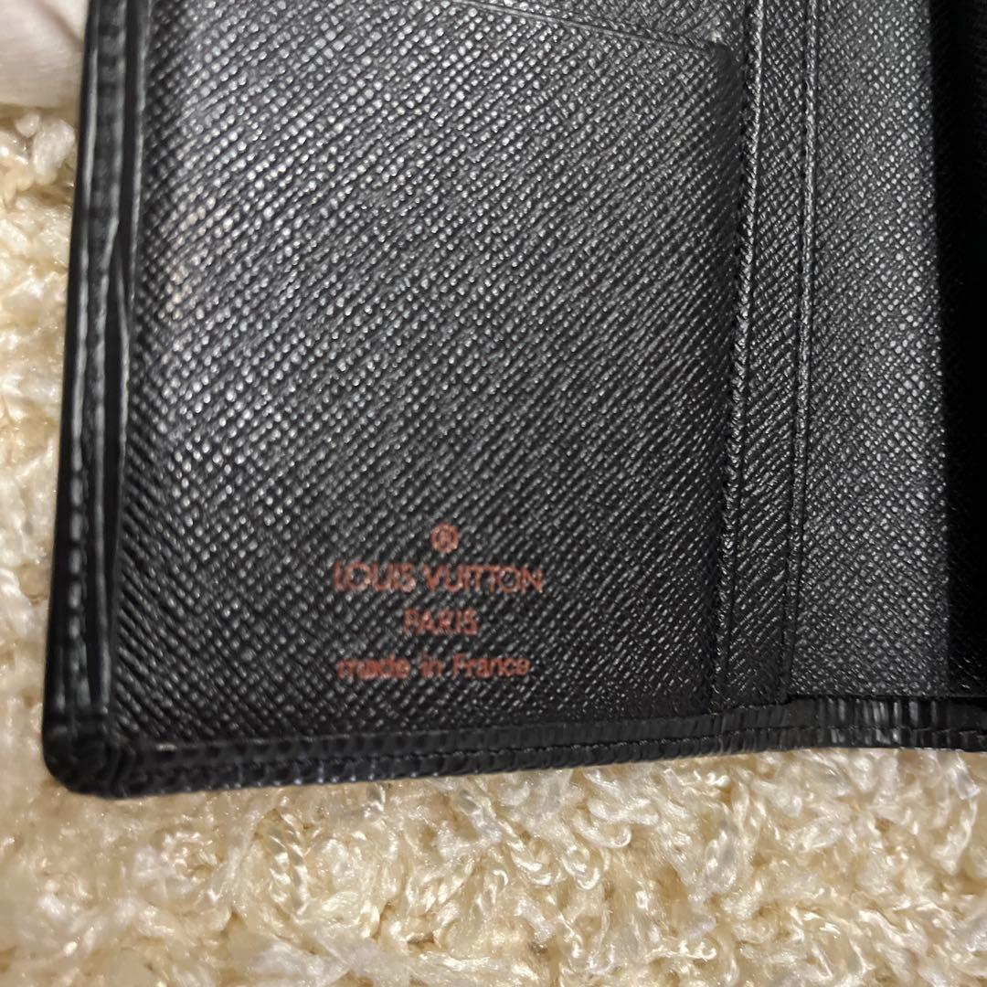 LOUIS VUITTON エピレザー 二つ折財布