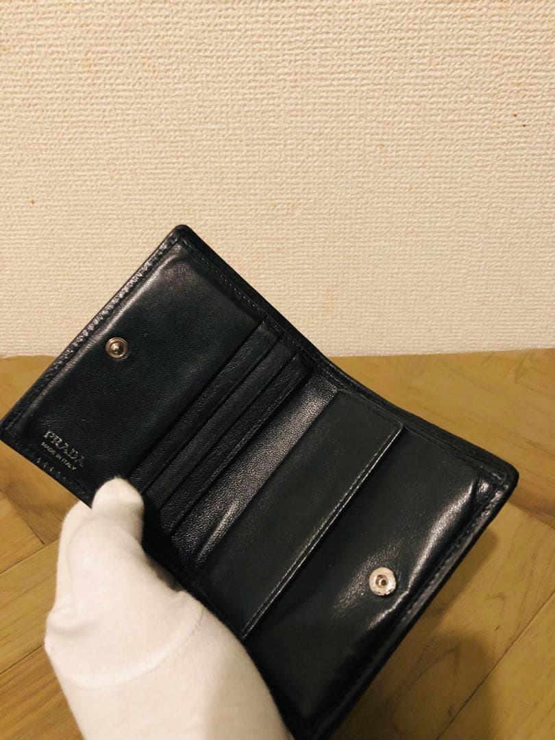 PRADA ブラック 二つ折り財布 キルティング
