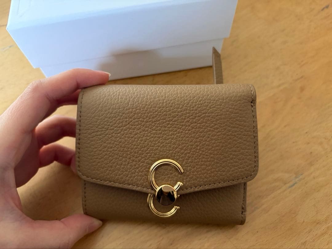 カフネ　財布 tan 箱・巾着付き