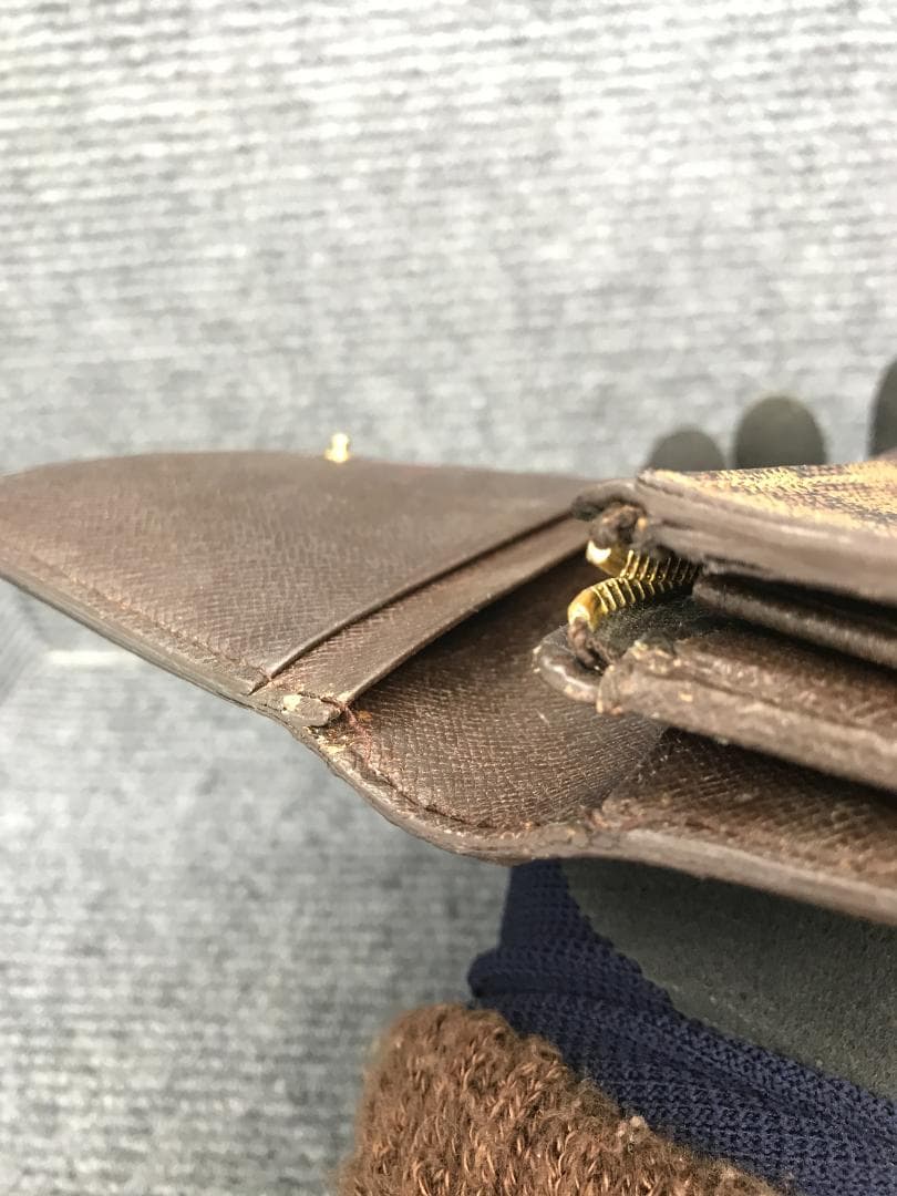 LOUIS VUITTON　二つ折り財布　ダミエ　4
