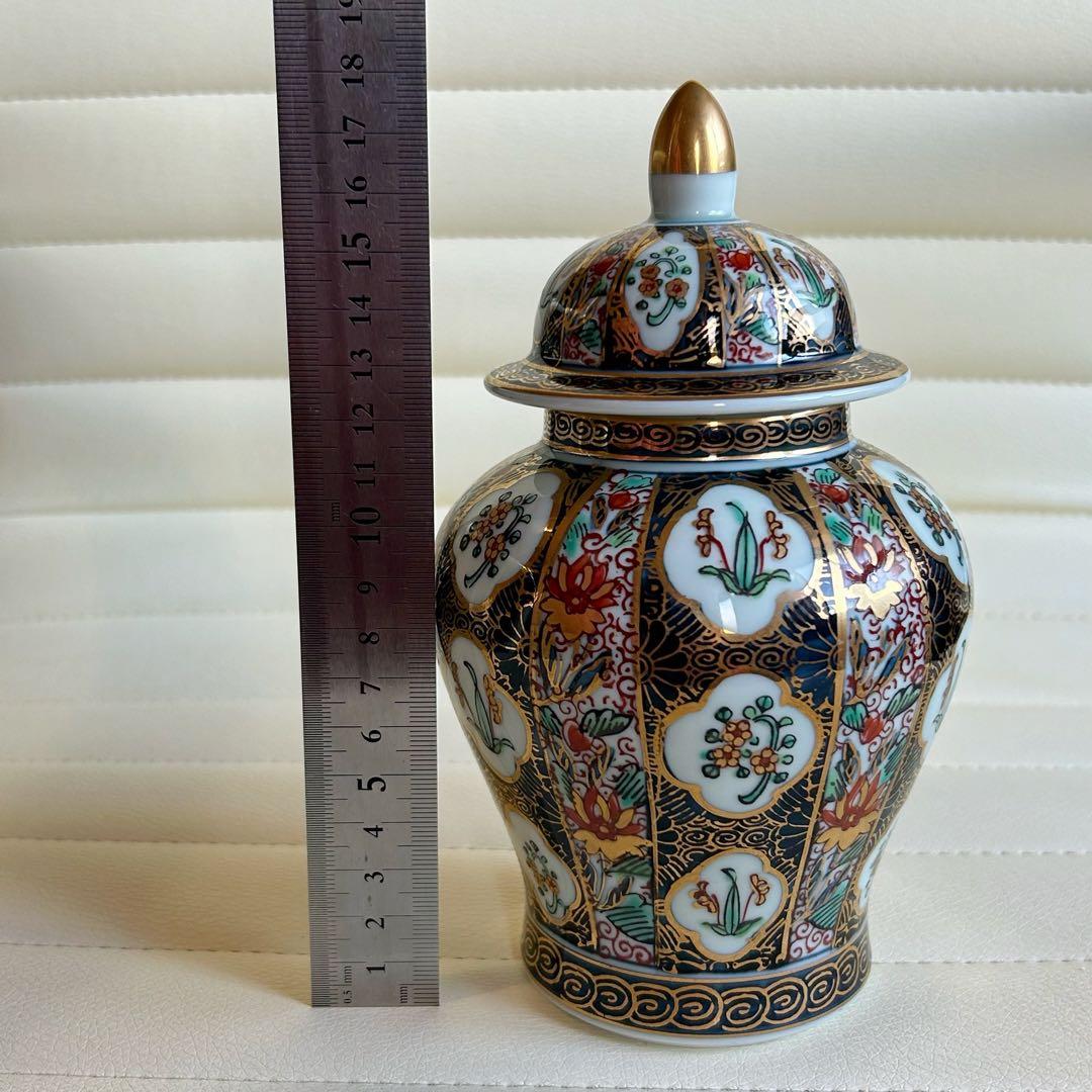 有田焼　貴玉賓製　古伊万里更紗　沈香壺　蓋付き壺　金襴手　金彩　色絵