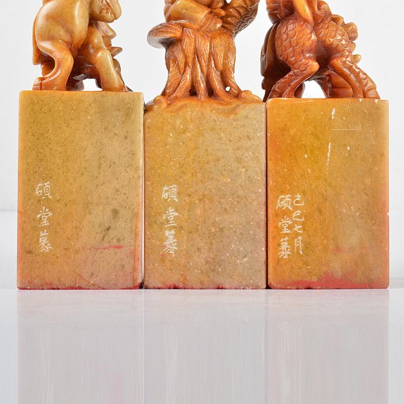中国　篆刻　碩堂印箋　玉石寿山石　神獣人物彫　印材　3点　N　4473
