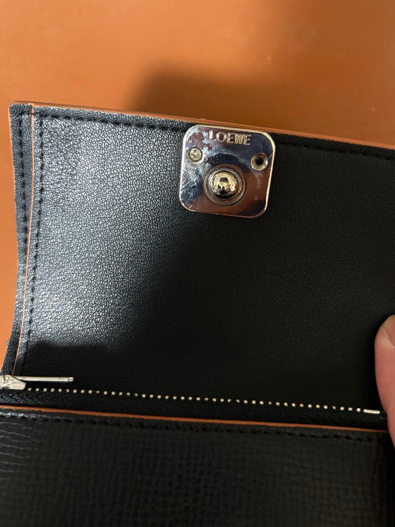 LOEWE 黒 レザー 三つ折り財布