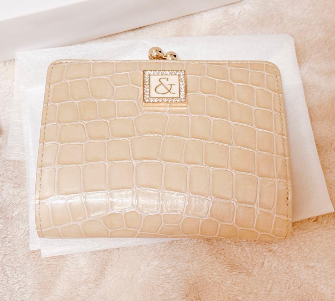 【極美品】上品で可愛いエクリュカラー♡Pinky&Dianne二つ折り財布