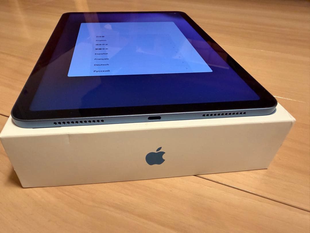 Apple iPad Air ブルー本体