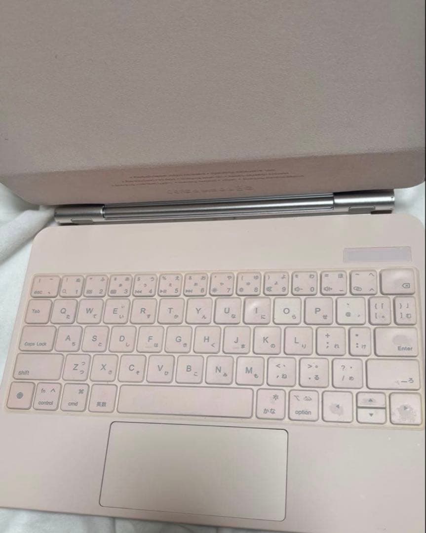 iPad Air第五世代スターライト64GB ※キーボードケース無sakura様