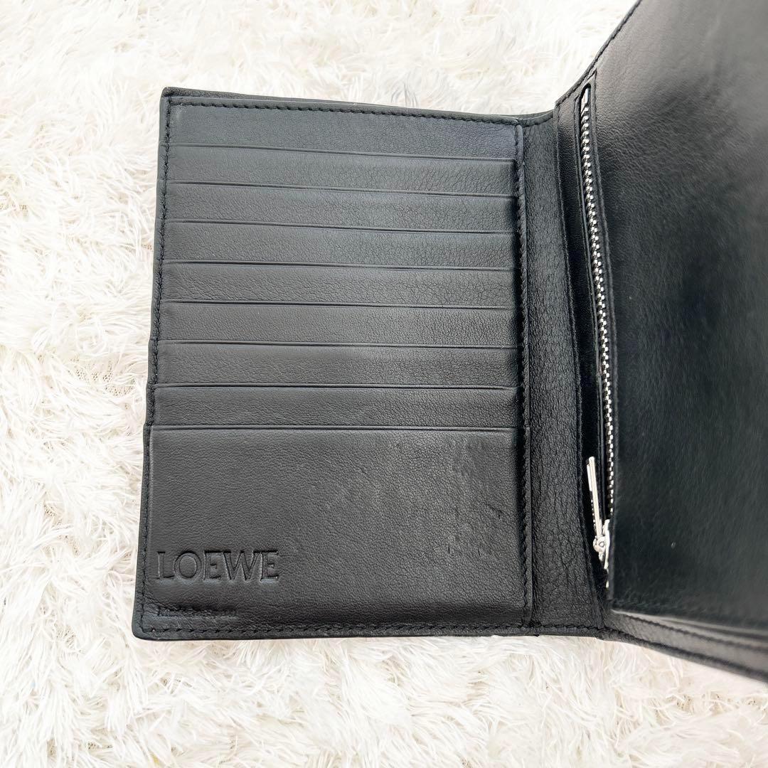 ロエベ アナグラム ミディアムバーティカルウォレット レザー 二つ折り財布