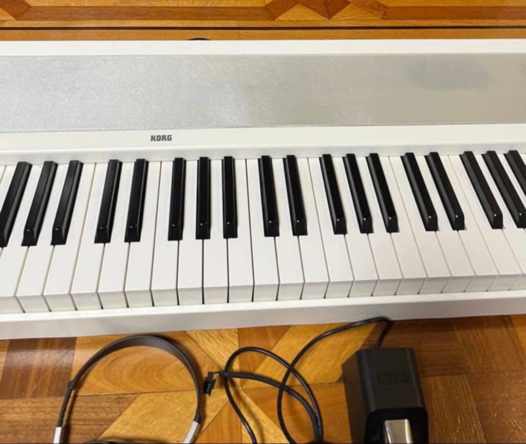 KORG 電子ピアノ B1 ホワイト 88鍵盤 ヘッドホン ペダルつき